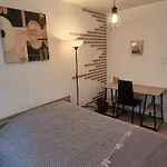 Nouveau !! Confortable Totalement Renove Avec Parking Gratuit - Hypercentre De Daire *